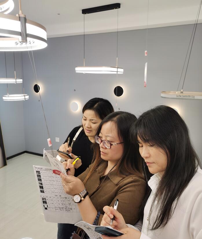 澳克士智能照明 | 明星經銷商座談會暨24年春季新品調研會