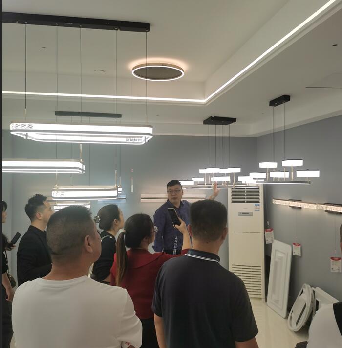 澳克士智能照明 | 明星經銷商座談會暨24年春季新品調研會